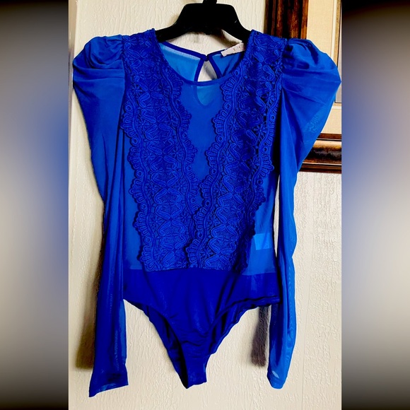 Es una blusa hermosa color azul - Picture 1 of 1